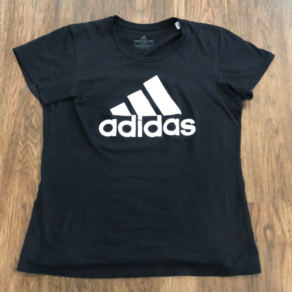 Women’s Adidas amplifier Tee